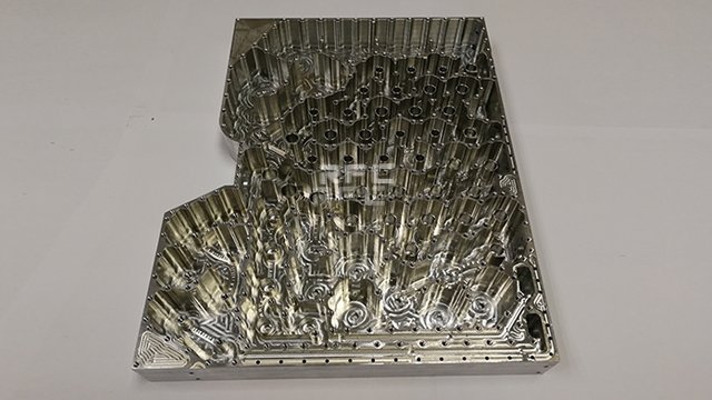 大型龙门铣加工技术交流与合作日益加强